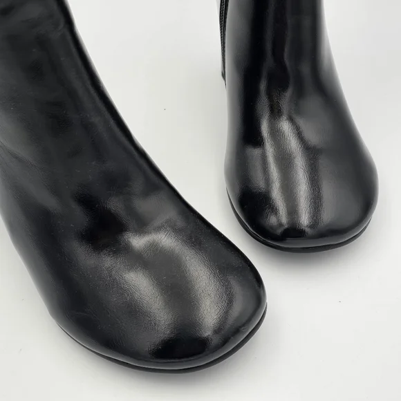 Like-new WetKiss Black Patent Block Heel Round Toe Ankle Booties, Women's Size 6 - Picture 2 of 16